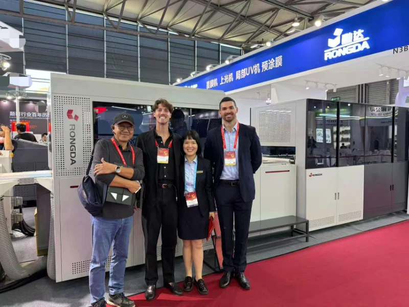 Rongda Packaging at All in Print China 2026 : Démo en direct du fabricant de caisses automatique BFM1000