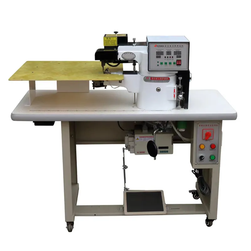 Machine de collage et de pressage des bords